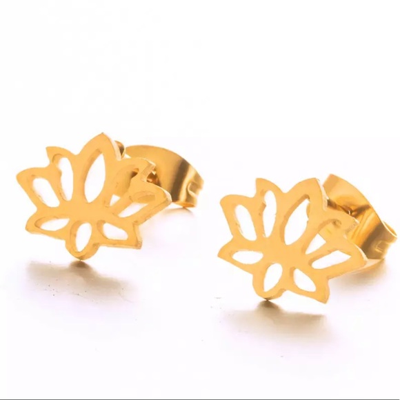 STAINLESS STEEL ♡ Flor Stud Earrings - Picture 2 of 8